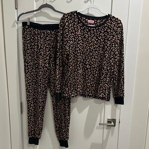 Kate Spade Woman’s Leopard Print Pajamas set